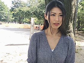 両手も呑み込むWアナルフィスト 尻の穴でアへ顔で悶絶する究極のアナル馬鹿妻 応募素人:由美(41歳) サンプル動画サムネイル